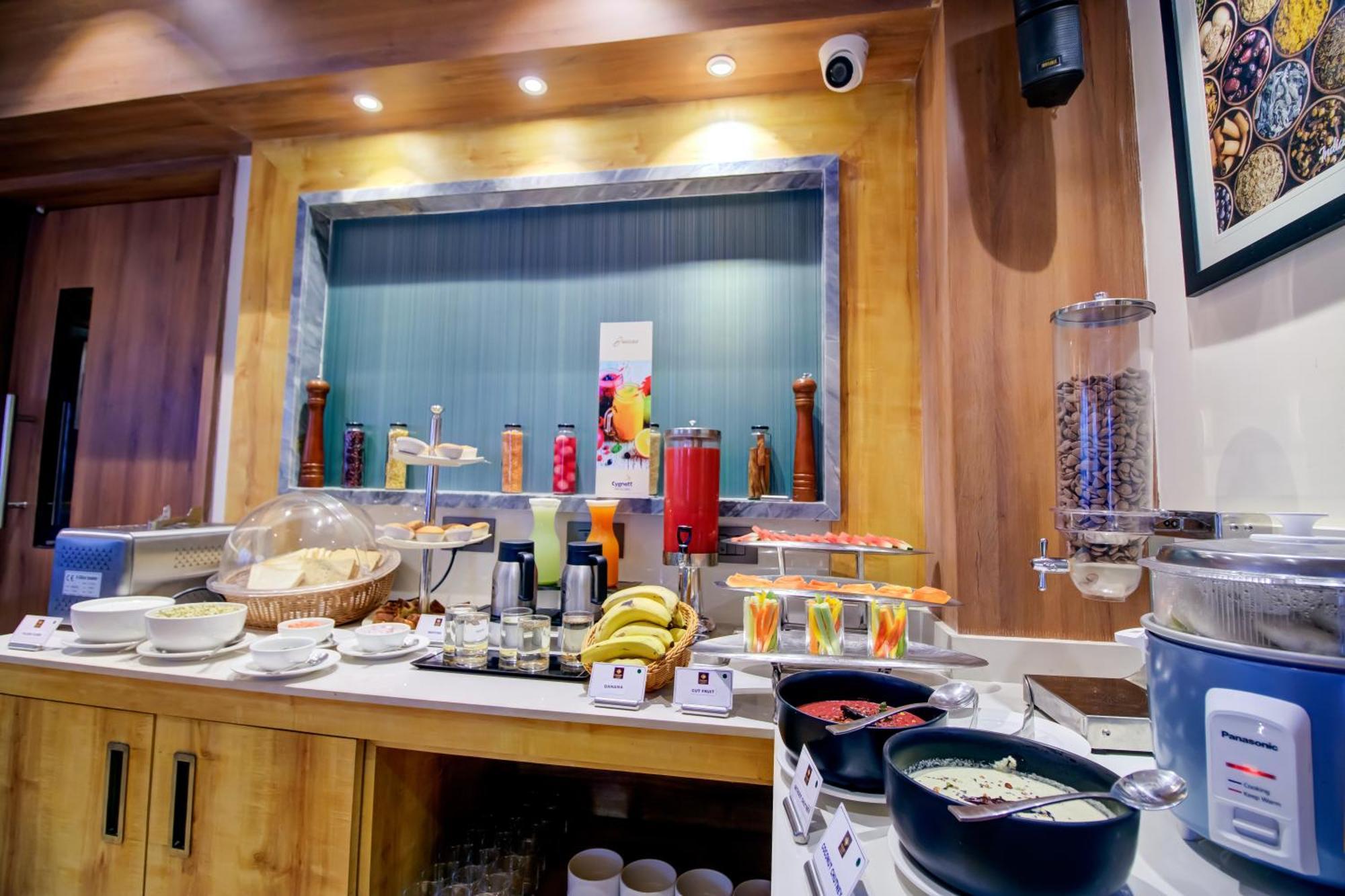 Cozzet Victoria Hotel Bhubaneswar Ngoại thất bức ảnh